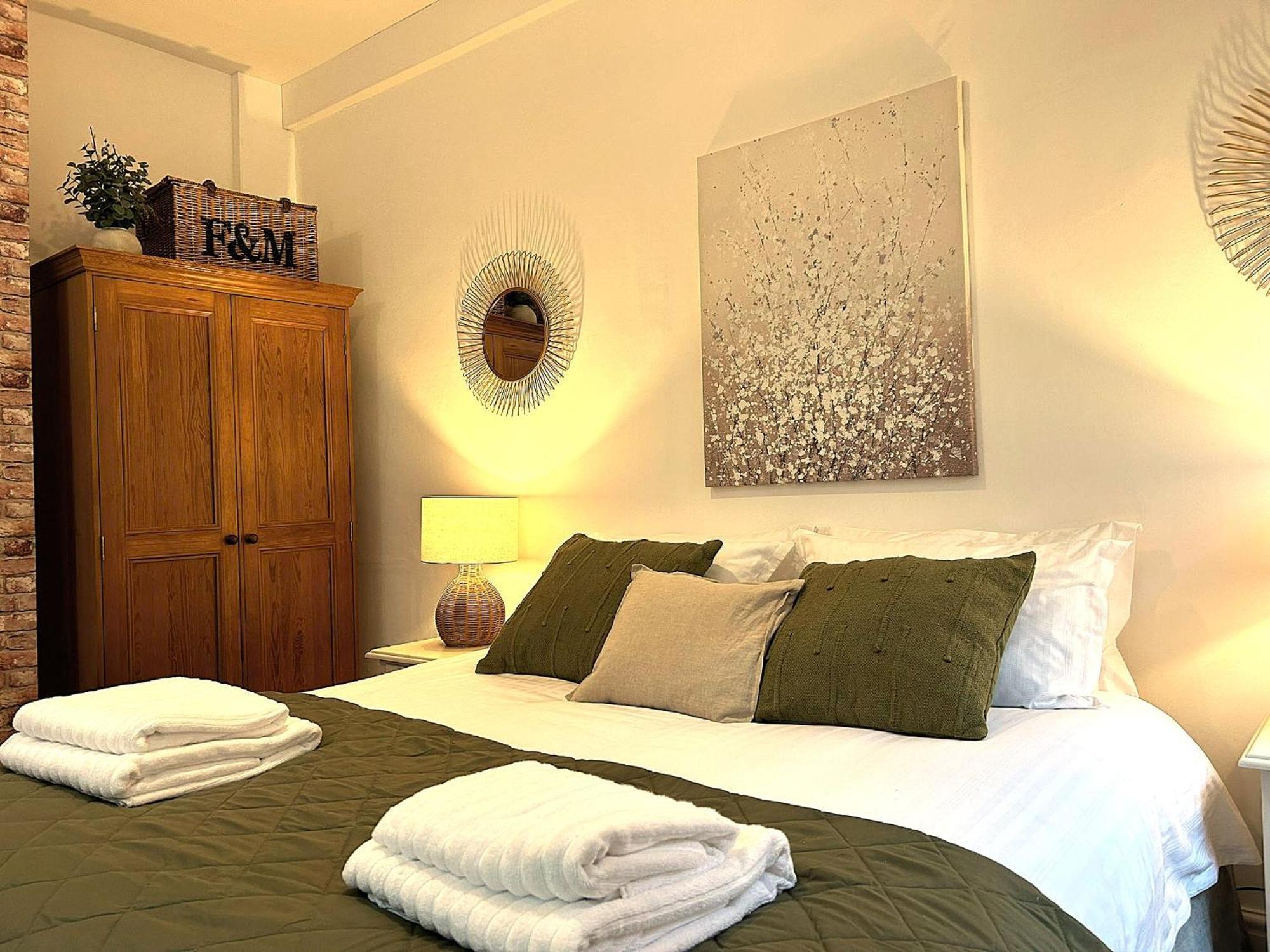 Whitchurch High Street Hideaway ภายนอก รูปภาพ