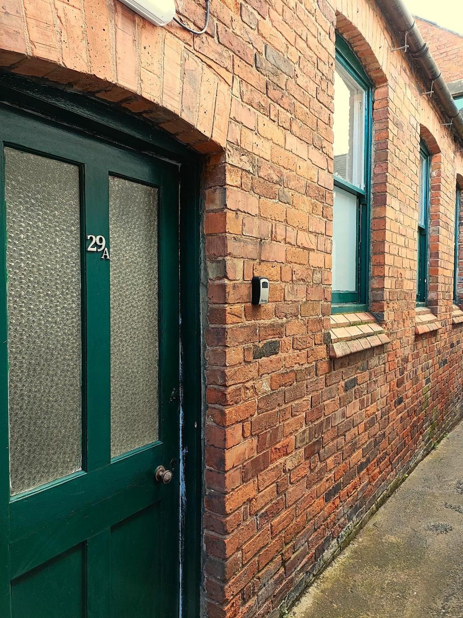 Whitchurch High Street Hideaway ภายนอก รูปภาพ